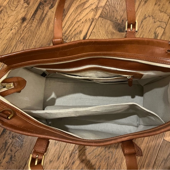 Shinola Sibley Large Satchel Vach
Natural
Made in Italy - Picture 6 of 8